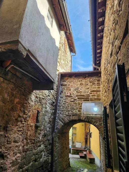 Casa Dell 'Vista Gorgeous Remodeled Stone Country House In Rural Northern Tuscany Monti di Villa Italy