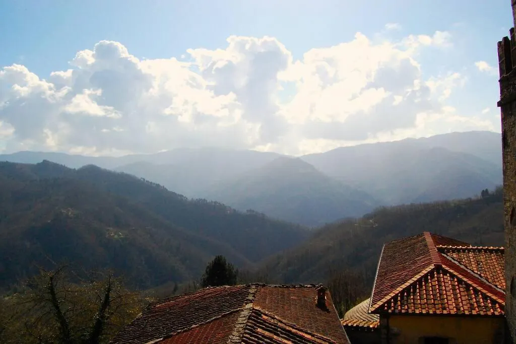 Casa Dell 'Vista Gorgeous Remodeled Stone Country House In Rural Northern Tuscany Monti di Villa Italy