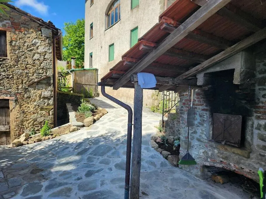 Сasa de vacaciones Casa Dell 'Vista Gorgeous Remodeled Stone Country House In Rural Northern Tuscany Monti di Villa